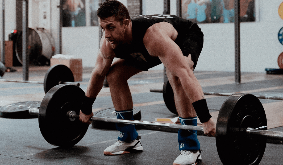 Invictus Athlete in the starting position of the snatch